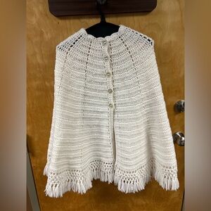 vtg handmade knitted poncho cream Granny Core /grandma Chic One Size Perfect Con